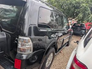 Mitsubishi Pajero 2010 Black