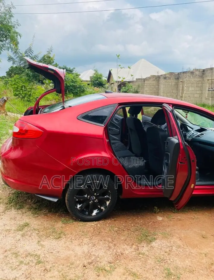 Ford Fiesta SE 2011 Red