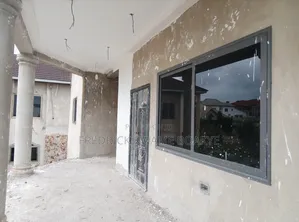 5bdrm House in Brother K Estate, Kumasi Metropolitan for sale