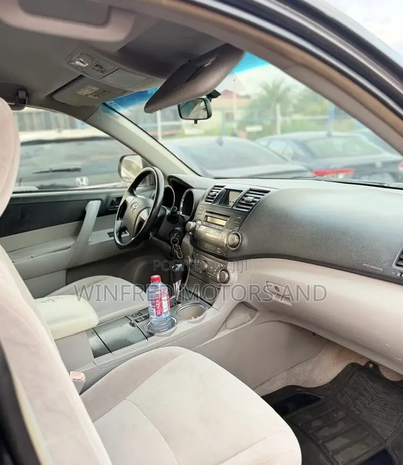 Toyota Highlander 3.5L 4WD 2013 Black