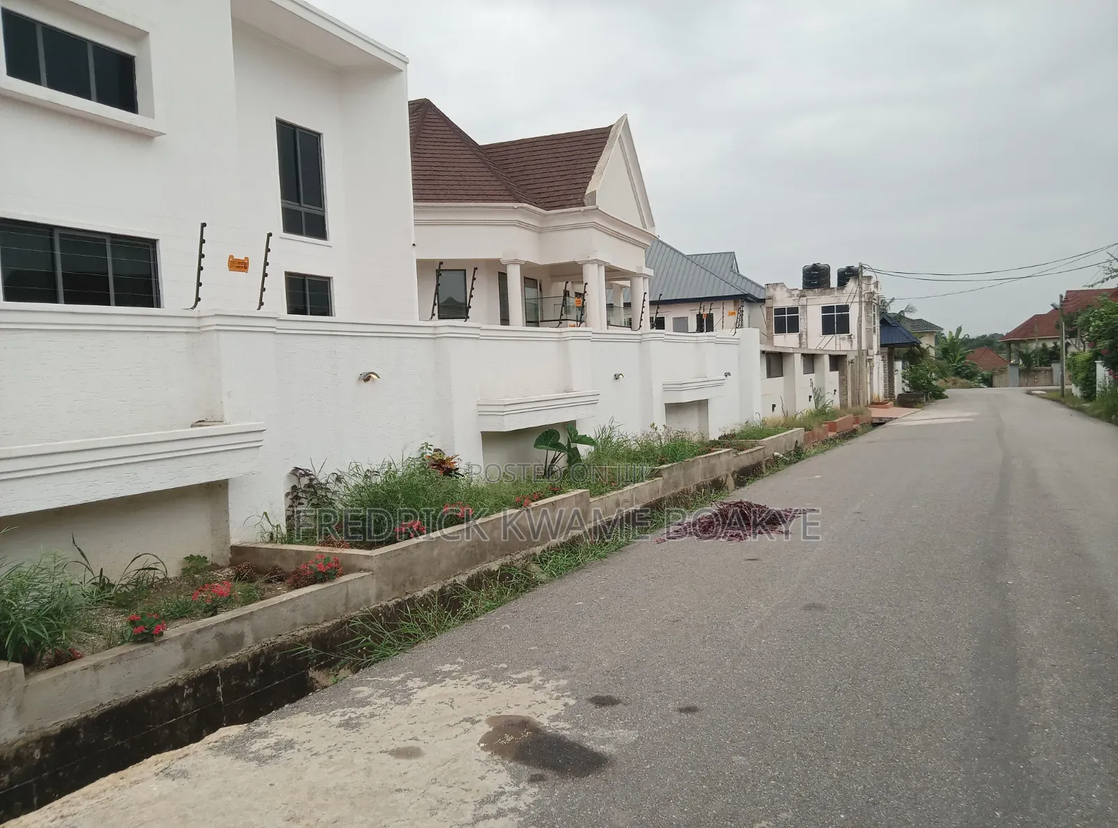 5bdrm House in Brother K Estate, Kumasi Metropolitan for sale