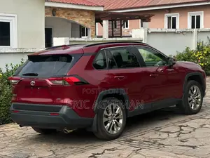 Toyota RAV4 2019 Red