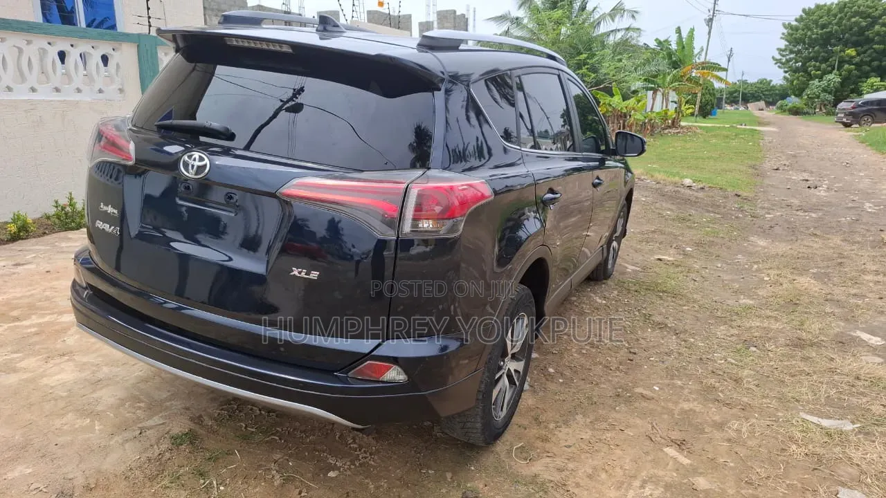 Toyota RAV4 2017 Blue