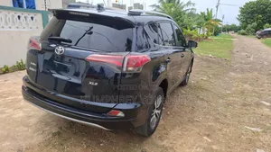Toyota RAV4 2017 Blue