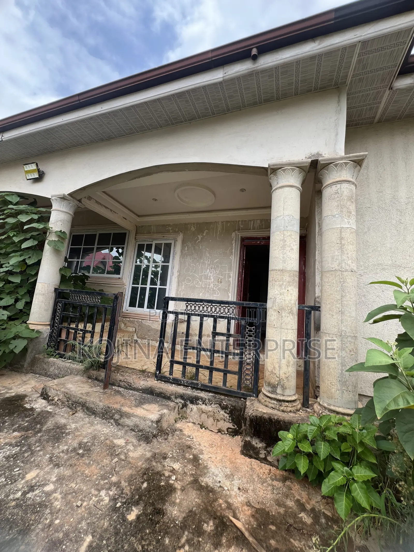 3bdrm House in Nkoranza, Amansie West for sale