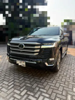 Toyota Land Cruiser LC300 2024 Black