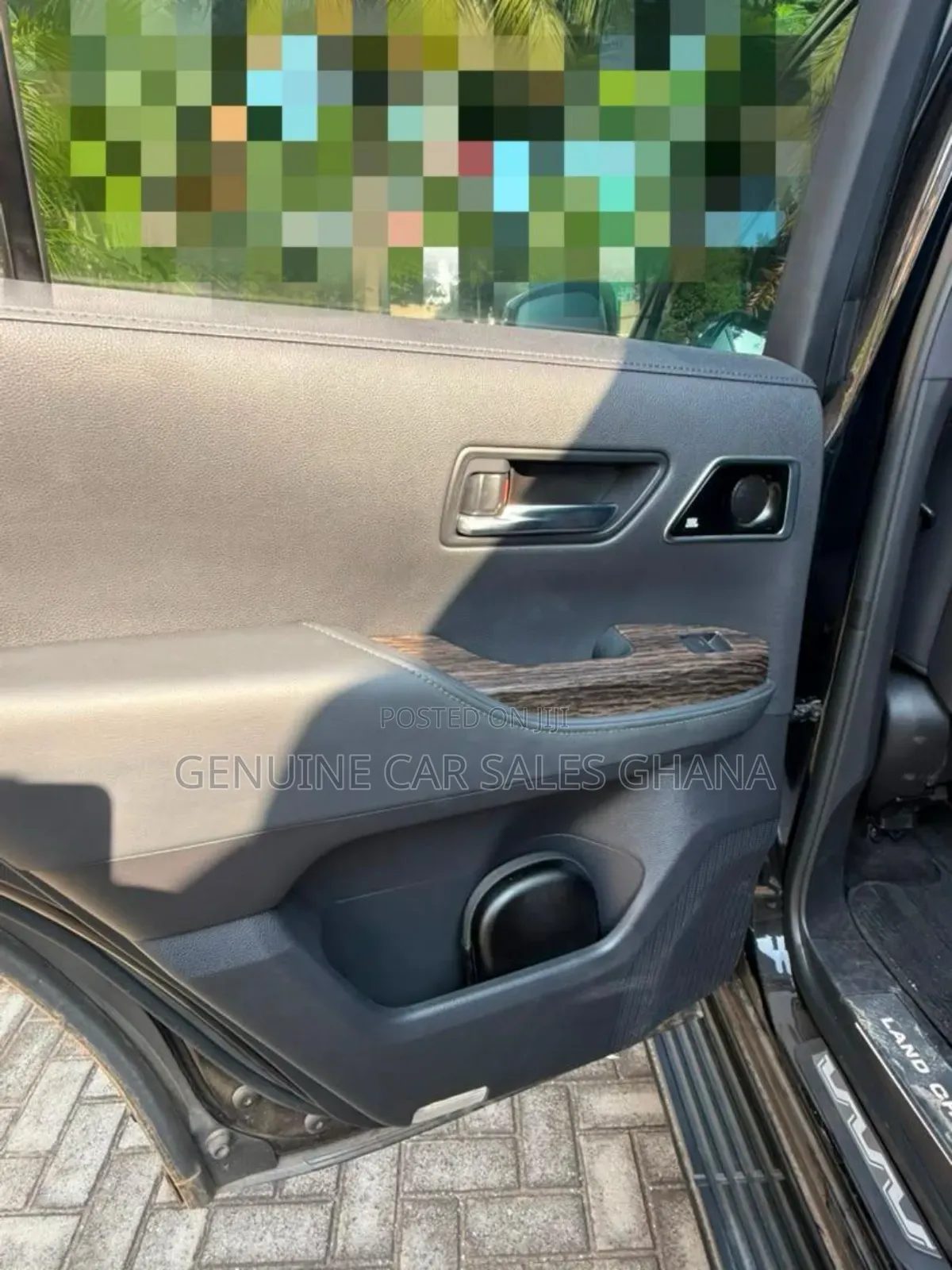 Toyota Land Cruiser LC300 2024 Black