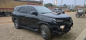 Toyota Fortuner 2.7 AWD 2017 Black