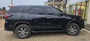 Toyota Fortuner 2.7 AWD 2017 Black