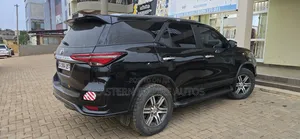 Toyota Fortuner 2.7 AWD 2017 Black