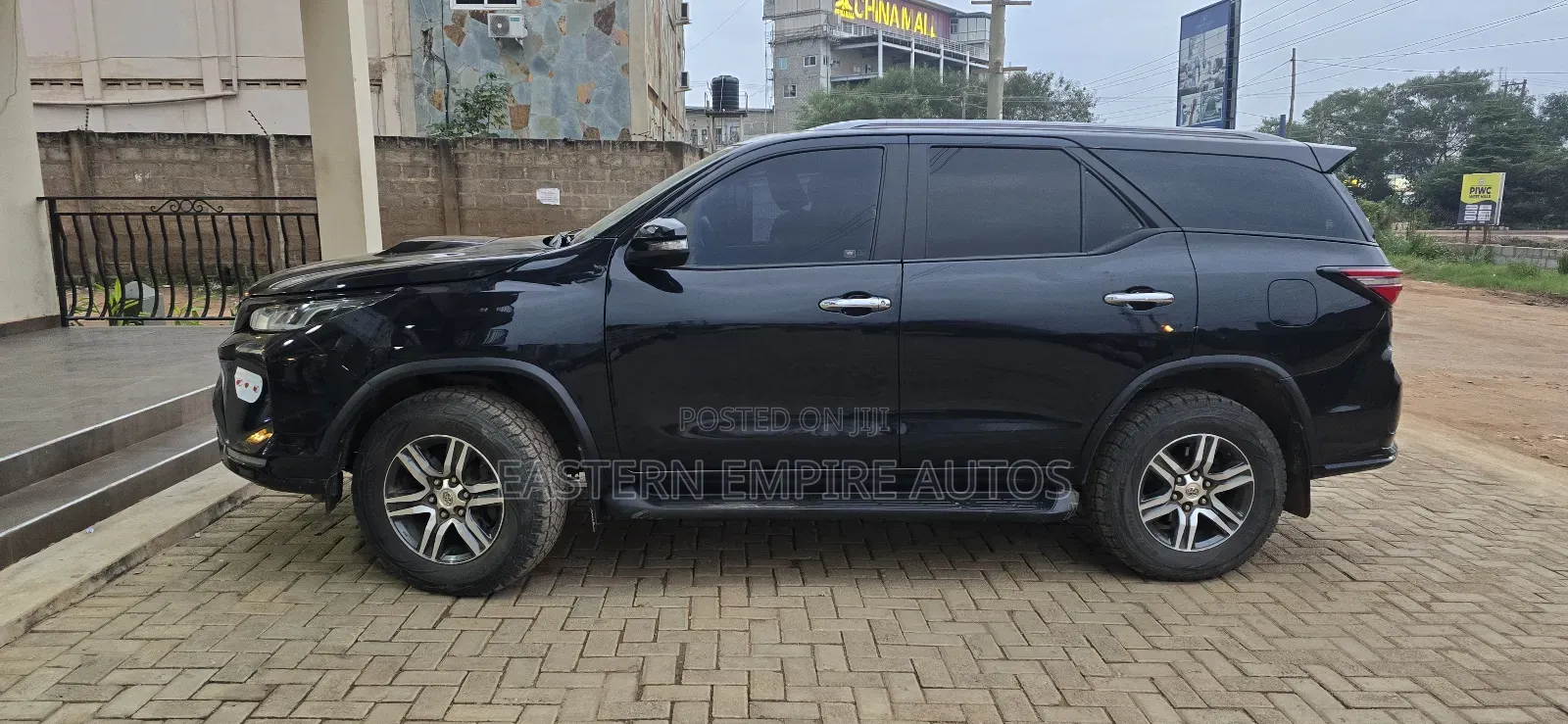 Toyota Fortuner 2.7 AWD 2017 Black