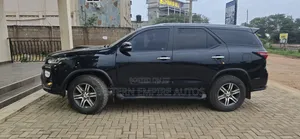 Toyota Fortuner 2.7 AWD 2017 Black