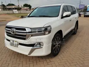 Toyota Land Cruiser 2018 White