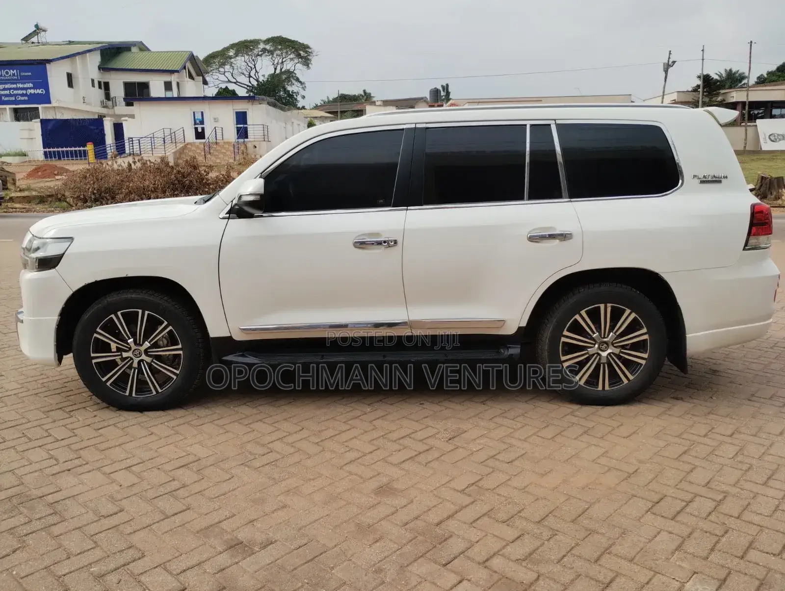 Toyota Land Cruiser 2018 White
