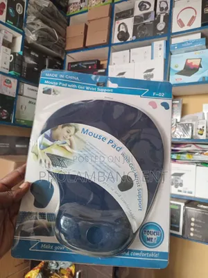 Mouse Pad With Gel Wrist Support