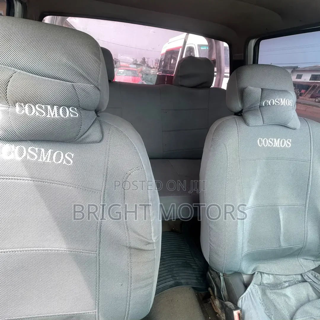 Nissan Hardbody 2003 White