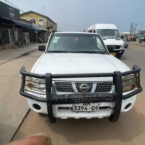 Nissan Hardbody 2003 White