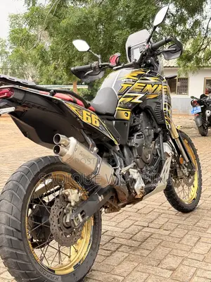 Yamaha 2022 Gold