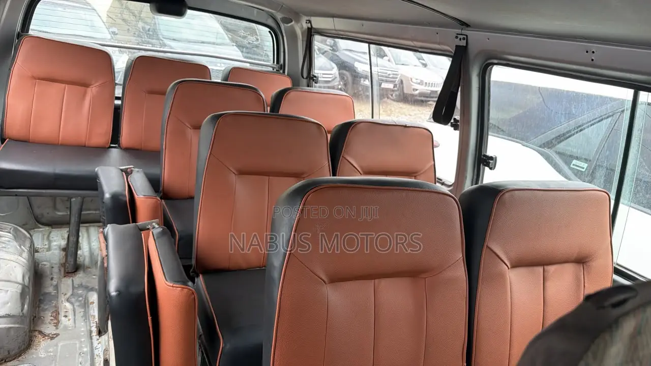 Toyota HiAce 2009 Silver