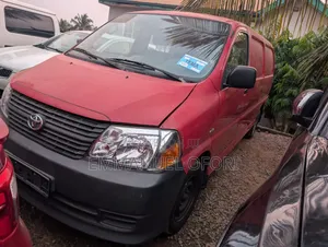 Toyota HiAce 2011 Red
