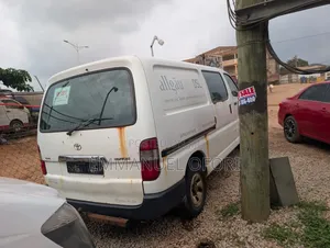 Toyota HiAce 2011 White