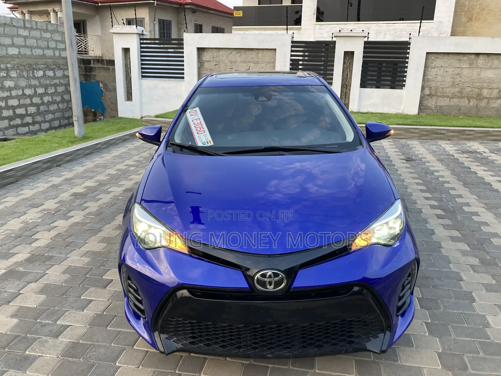Toyota Corolla SE (1.8L 4cyl 2A) 2018 Blue