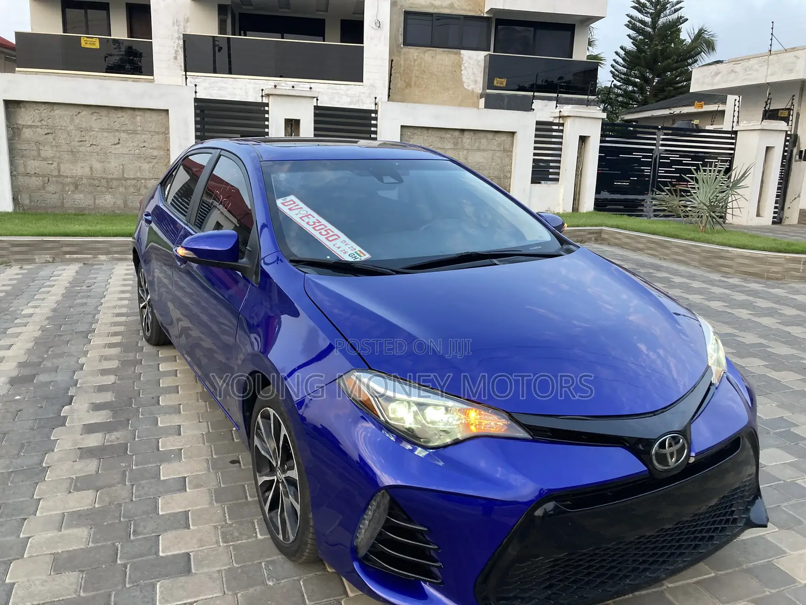 Toyota Corolla SE (1.8L 4cyl 2A) 2018 Blue