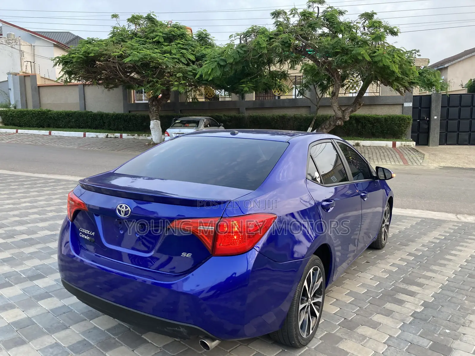 Toyota Corolla SE (1.8L 4cyl 2A) 2018 Blue