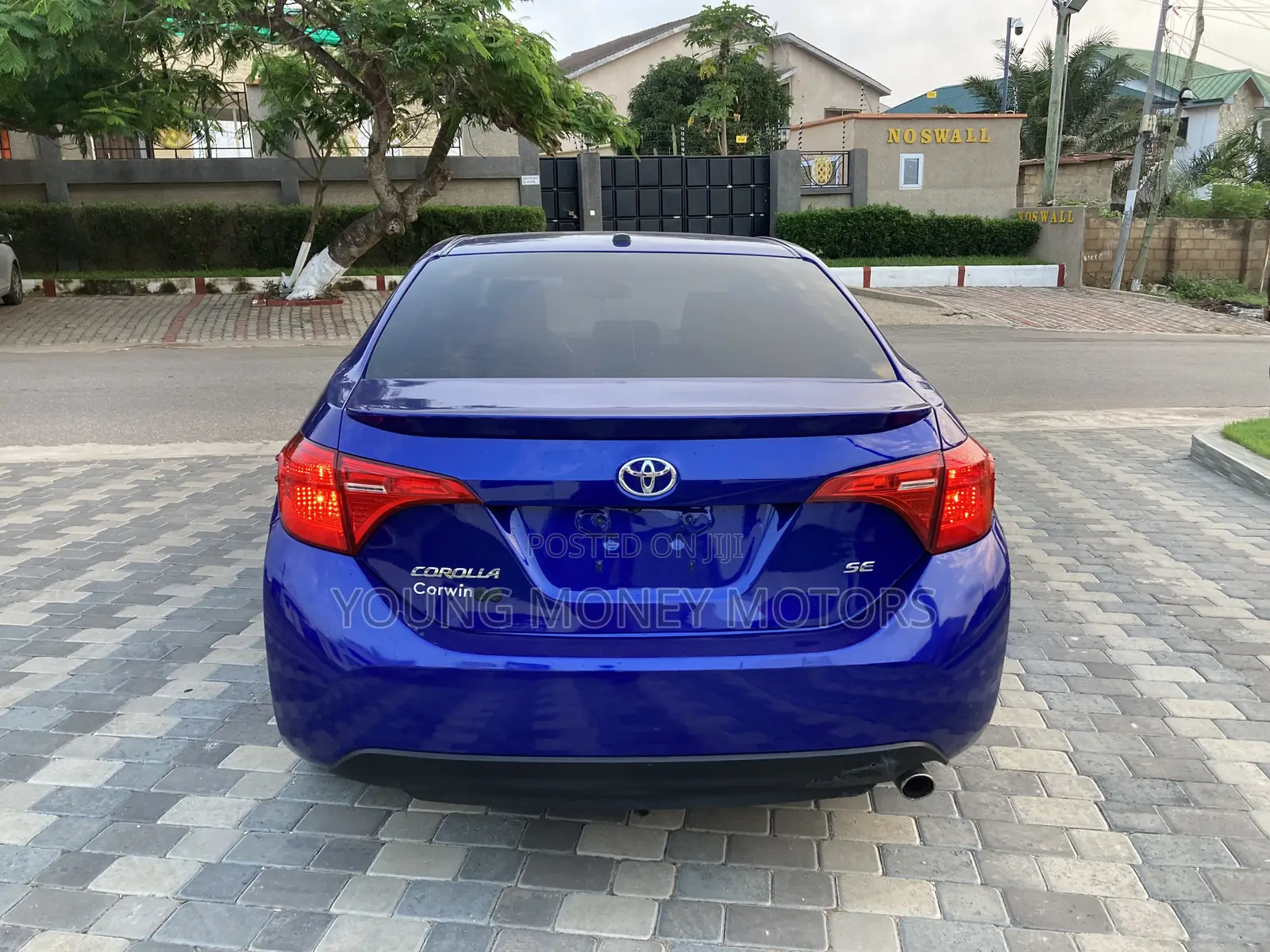 Toyota Corolla SE (1.8L 4cyl 2A) 2018 Blue