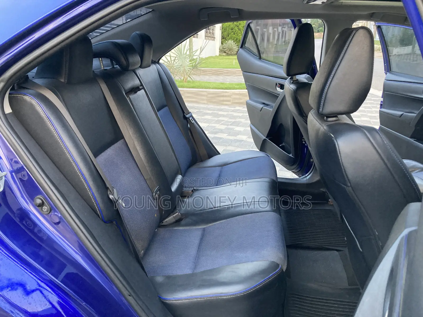 Toyota Corolla SE (1.8L 4cyl 2A) 2018 Blue