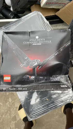 LEGO Star Wars Kylo Ren's Command Shuttle (Set Number 75406)