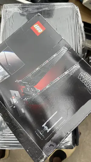 LEGO Star Wars Kylo Ren's Command Shuttle (Set Number 75406)