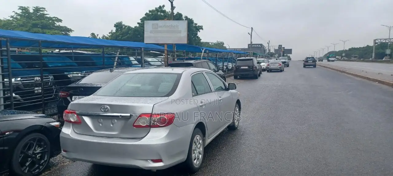 Toyota Corolla LE 4dr Sedan (1.8L 4cyl 4A) 2012 Silver