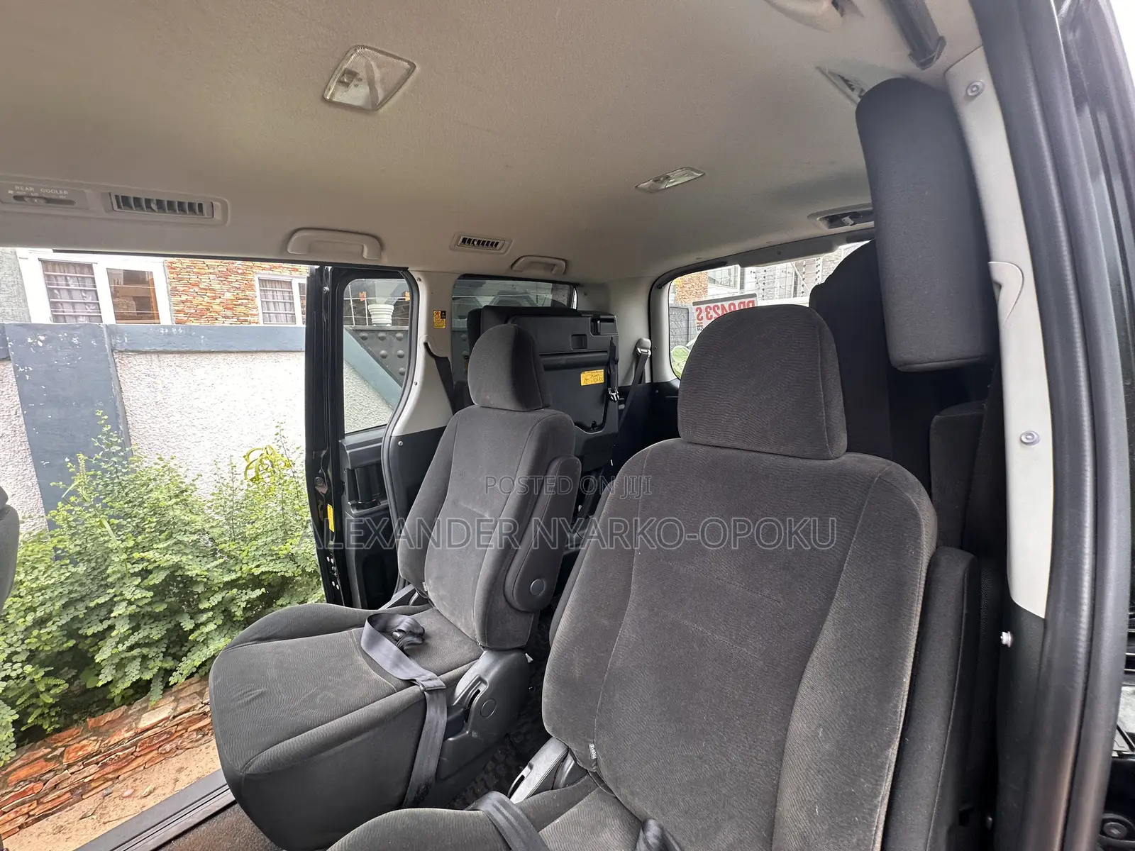 Toyota Voxy X 4WD 7-Seater 2012 Black