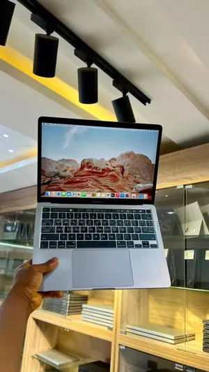 Laptop Apple MacBook Pro 2020 8GB Intel Core i5 SSD 256GB