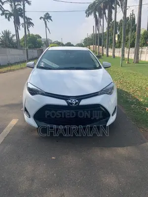Toyota Corolla LE (1.8L 4cyl 2A) 2019 White