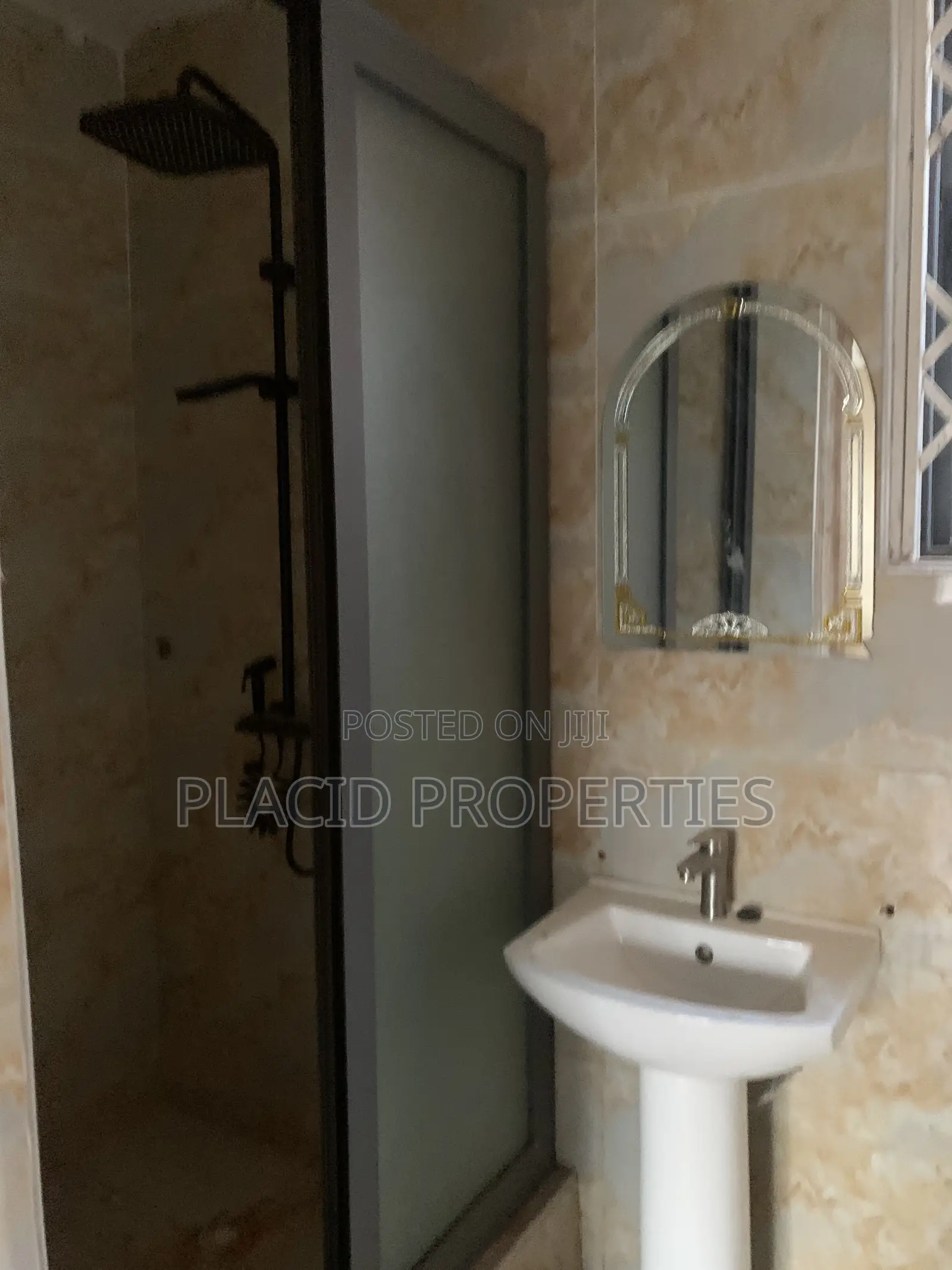 2bdrm Apartment in Ofankor Barrier for rent