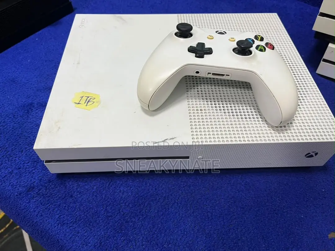 Xbox One S 1Terabyte .18 Games Installed