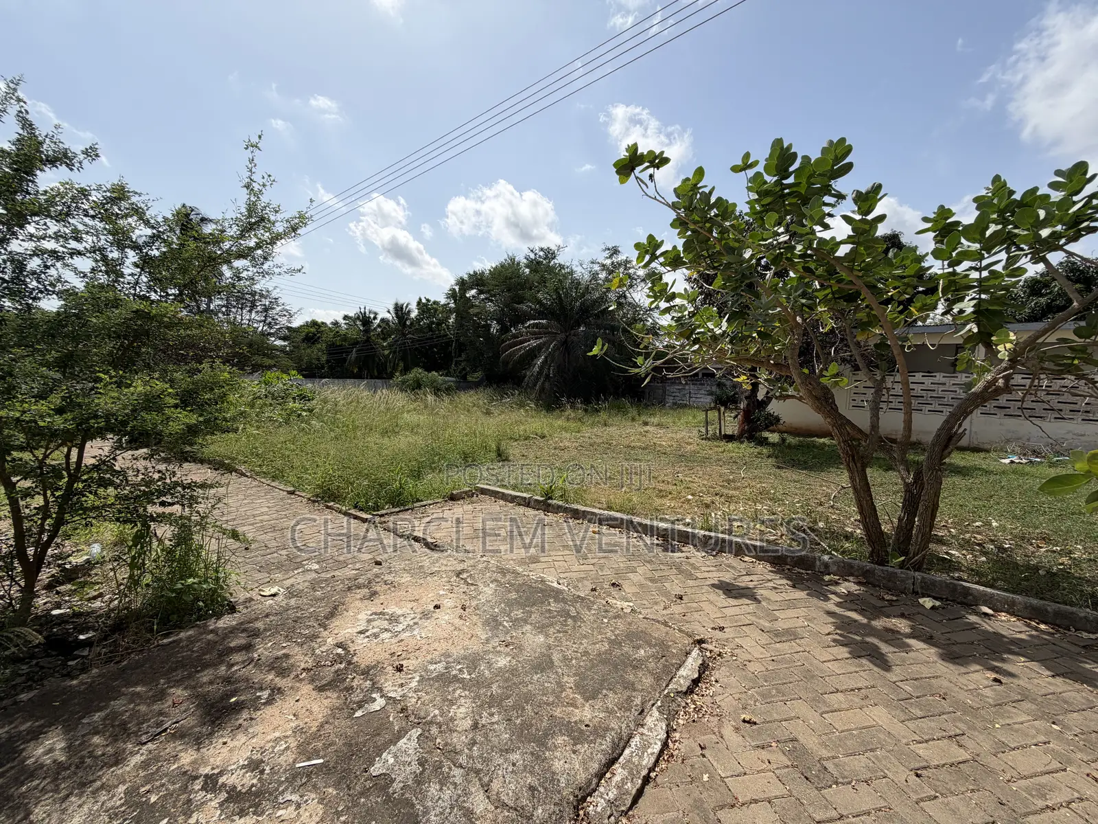 Land With Old Property for Sale at Airport Area