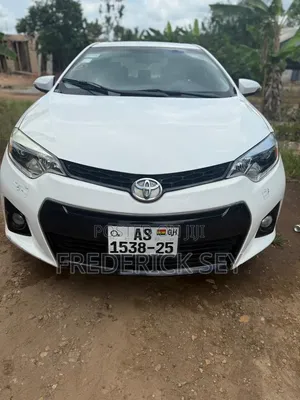 Toyota Corolla S 4dr Sedan (1.8L 4cyl CVT) 2016 White