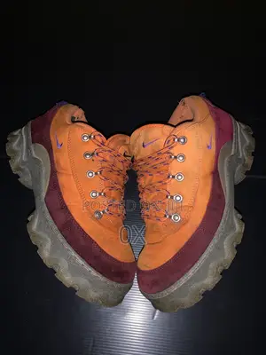 Nike Lahar Low