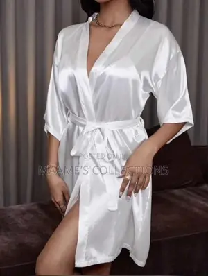 Luxury White Satin Silk Robe – Elegant Women’s Sleepwear Bridal Robe