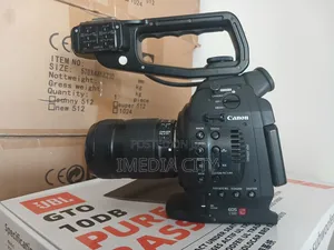 Canon C100 With 18-135mm Lens