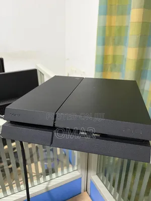 Ps4 Standard Edition With Amazing Games With It.