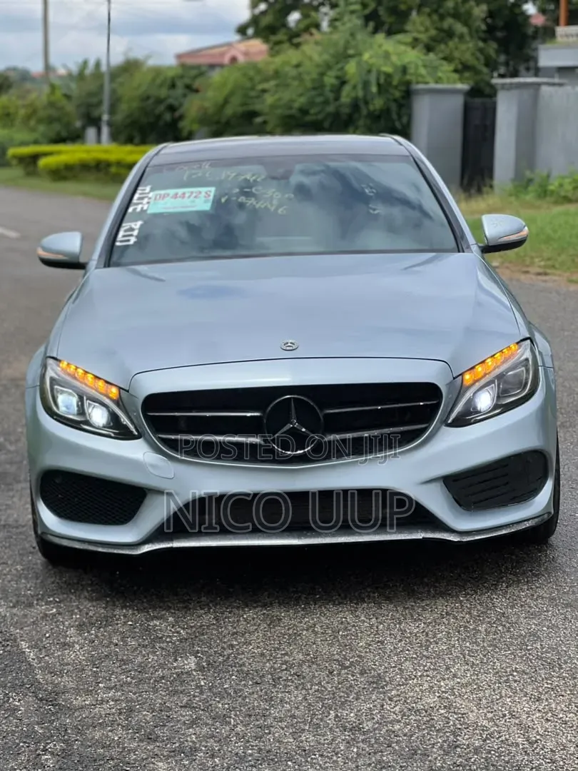 Mercedes-Benz C300 2016 Blue