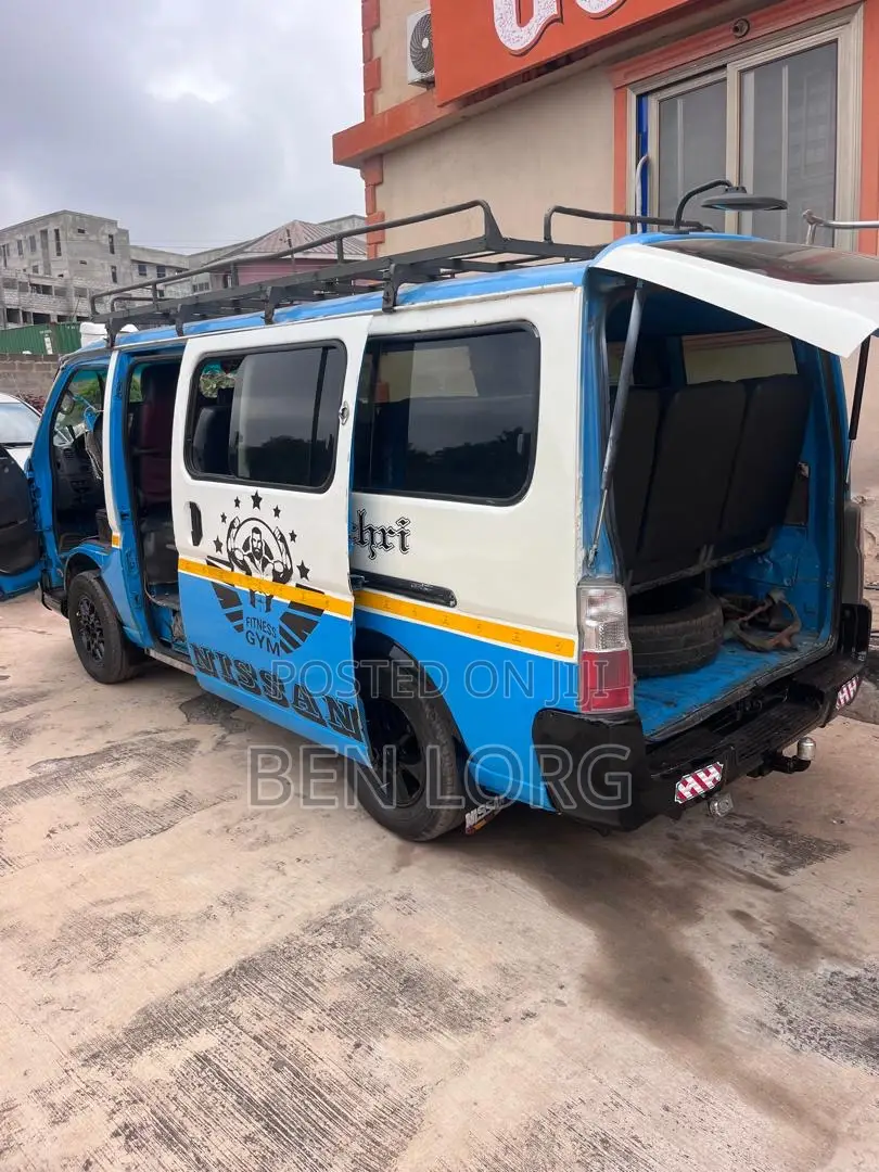 Nissan Caravan 2004 Blue