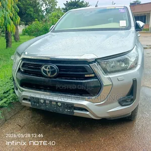 Toyota Hilux 2021 Silver