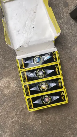 Titleist NXT Tour Golf Balls 12 Pieces