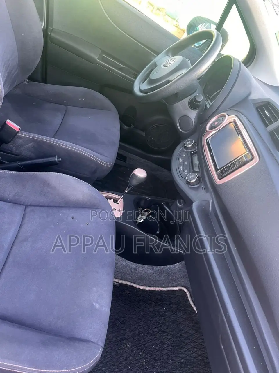 Toyota Vitz 1.5 FWD 5dr 2014 Black
