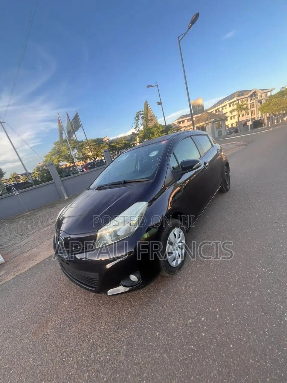 Toyota Vitz 1.5 FWD 5dr 2014 Black